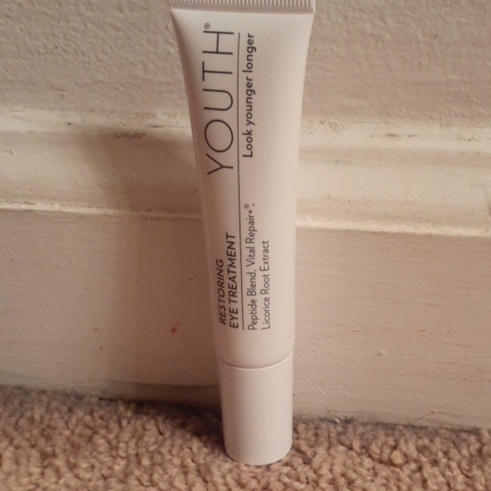 Shaklee Restoring Eye Treatment